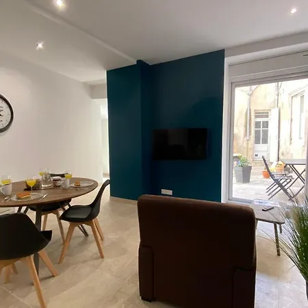 Le Sunlight - Superbe P3 Rue Menard Avec Garage Et Terrasse Nimes